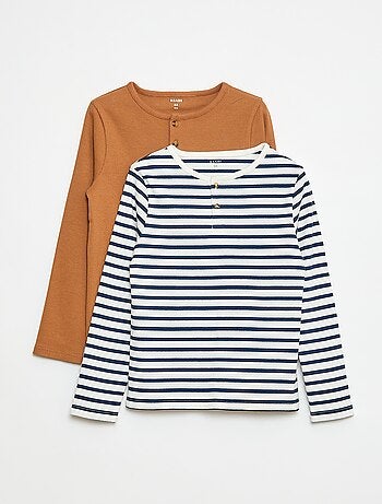 T-shirts canelados de manga comprida e gola tunisina