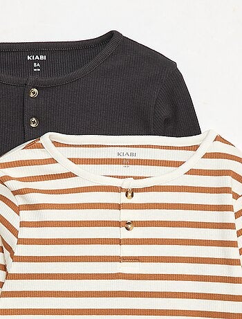 T-shirts canelados de manga comprida e gola tunisina