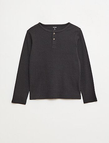 T-shirts canelados de manga comprida e gola tunisina