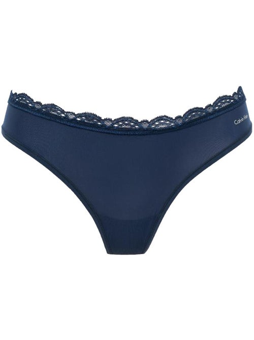 Tanga Calvin Klein Jeans Marine para Mulher - Kiabi Tanga Calvin Klein Jeans Marine para Mulher - Kiabi