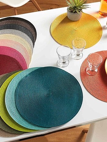 Tapete de mesa redondo e colorido