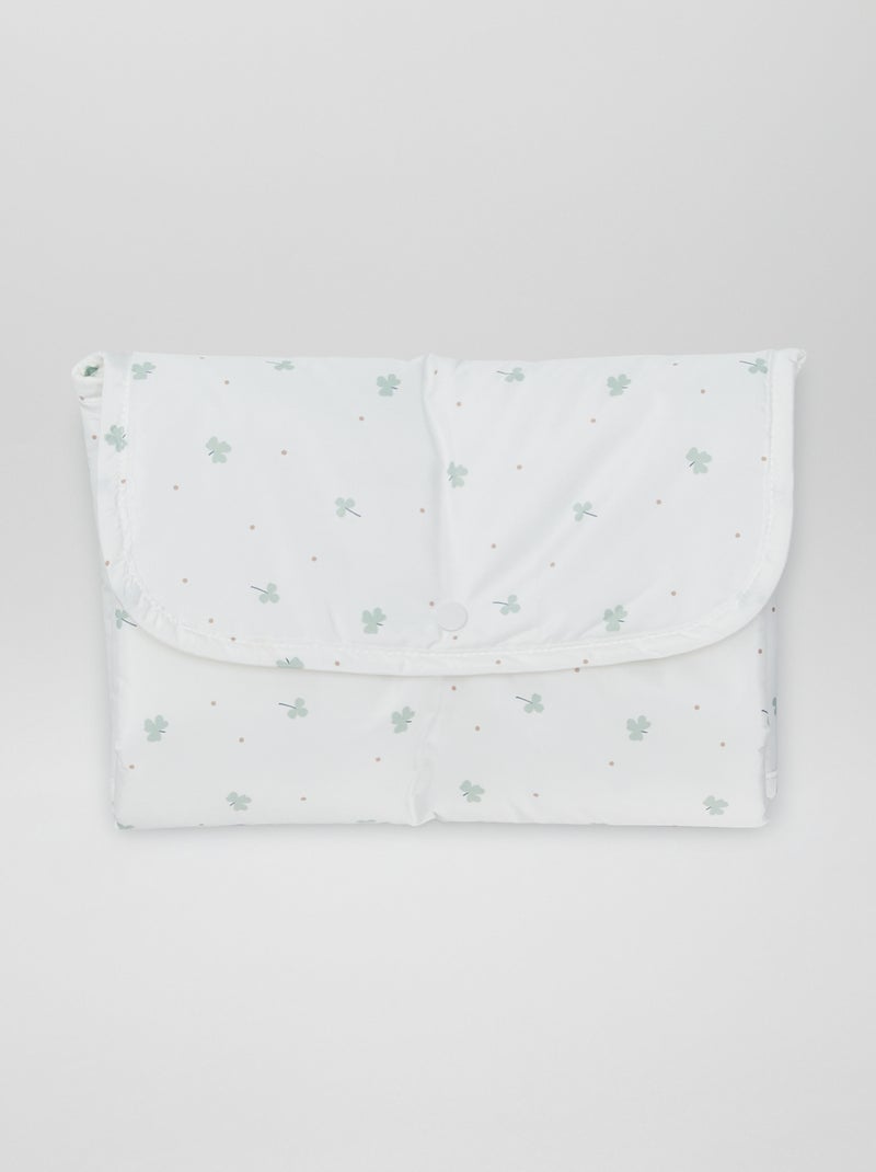 Tapete para mudar a fralda com estampado 'trevos' BRANCO - Kiabi