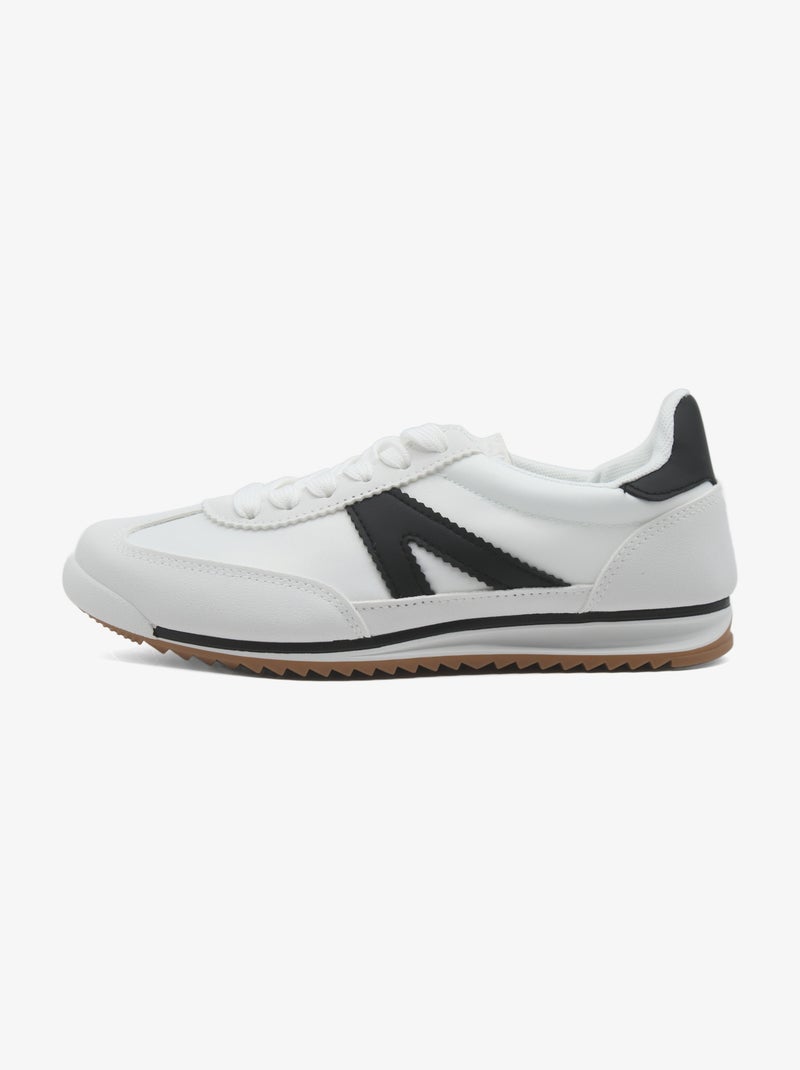 Ténis com atacadores Branco Preto - Kiabi