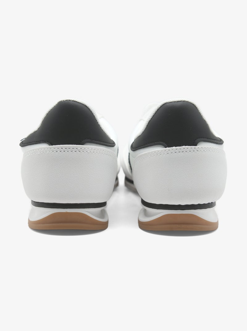Ténis com atacadores Branco Preto - Kiabi