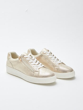 Ténis com efeito brilhante