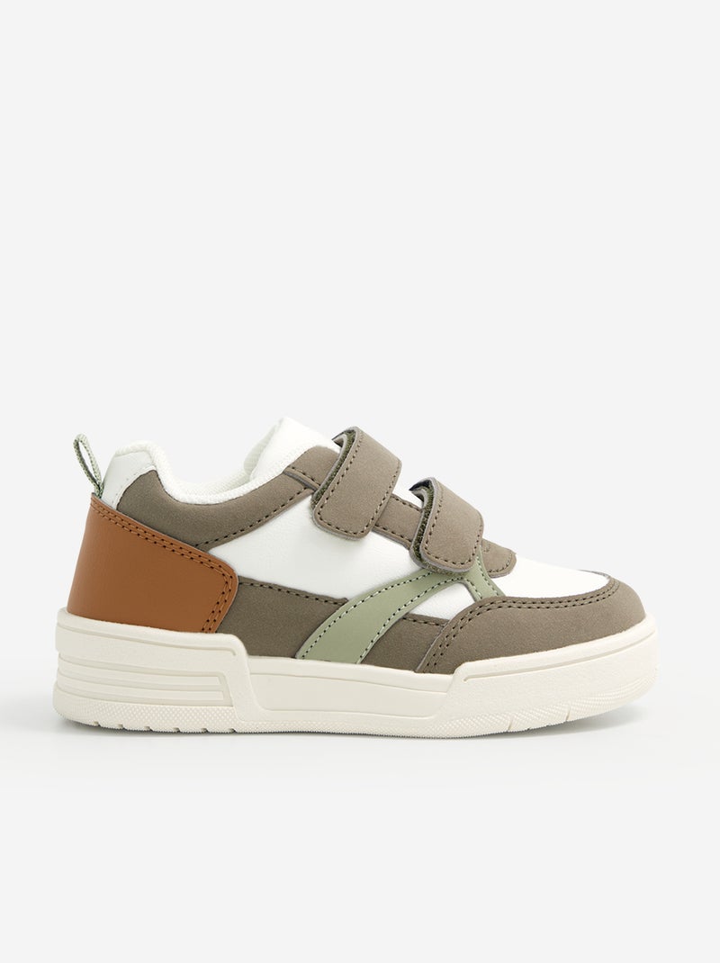 Ténis com fecho de velcro Caqui - Kiabi