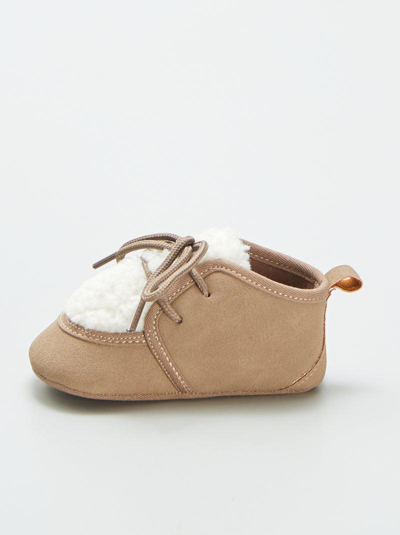 Ténis com lingueta e efeito ovelha! CASTANHO - Kiabi