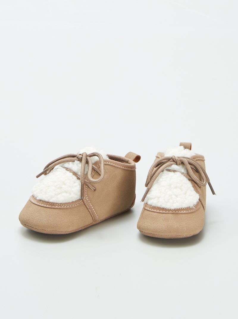 Ténis com lingueta e efeito ovelha! CASTANHO - Kiabi