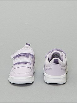 Ténis com tiras de velcro 'adidas Tensaur' - Kiabi