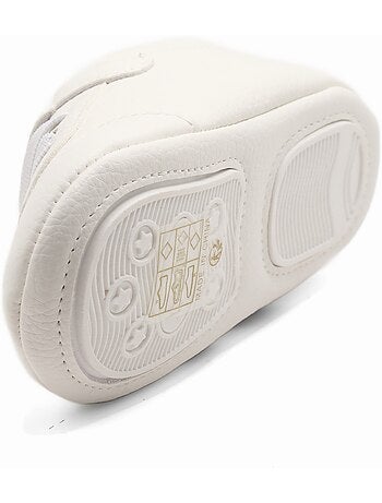 Ténis com velcro