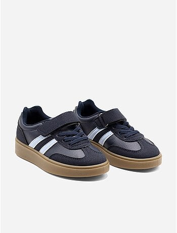 Ténis com velcro
