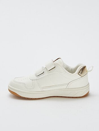Ténis com velcro