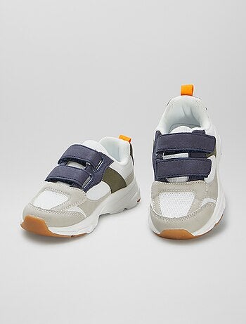 Ténis com velcro bi-matéria