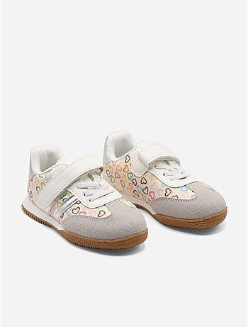Ténis com velcro
