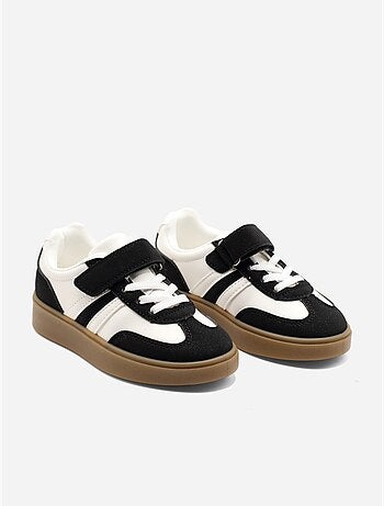 Ténis com velcro