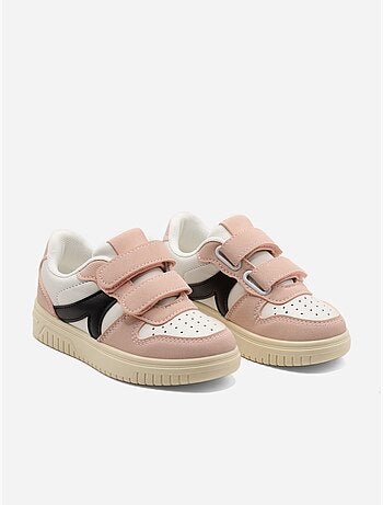 Ténis com velcro