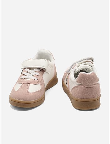 Ténis com velcro