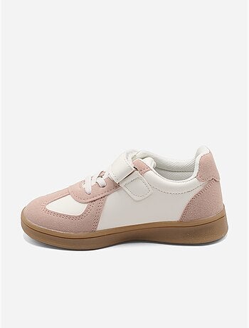 Ténis com velcro