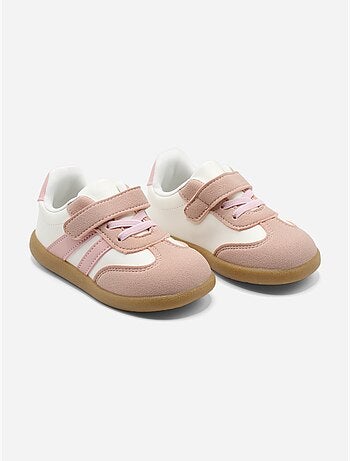 Ténis com velcro