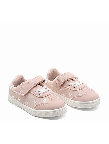 Ténis com velcro