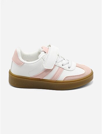 Ténis com velcro
