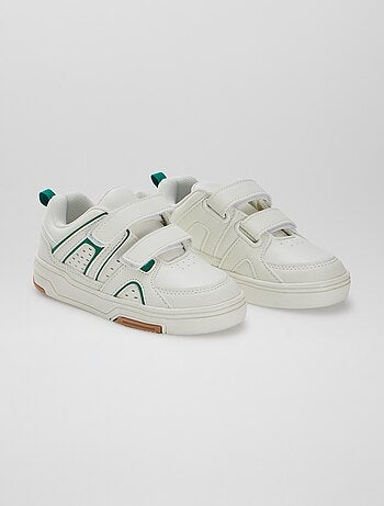 Ténis com velcros estilo desportivo