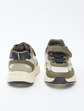 Ténis de corrida rasos