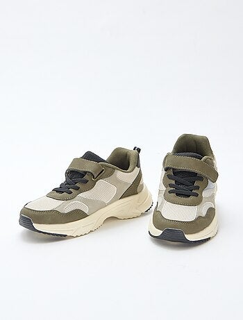 Ténis de corrida rasos