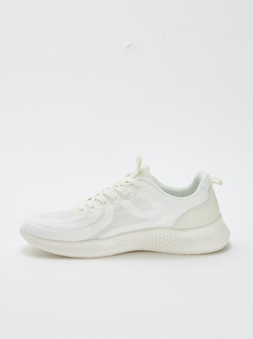 Ténis de malha tipo corrida com atacadores - Kiabi