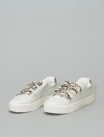 Ténis em verniz com detalhe 'serpente' - Kiabi