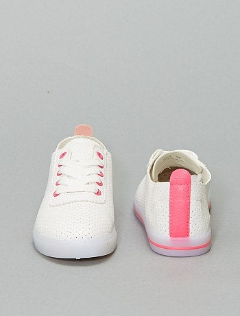 Ténis perfurados com pormenores flashy - Kiabi