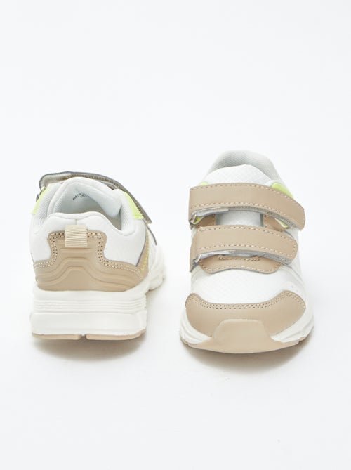 Ténis rasos com pormenores fluorescentes - Kiabi