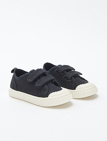 Ténis rasos de lona com velcro