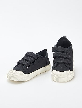 Ténis rasos de lona com velcro