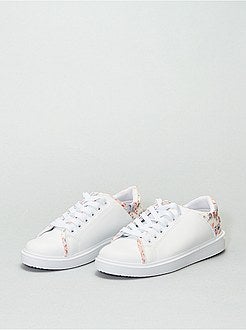 Ténis rasos estampados 'flores' - Kiabi