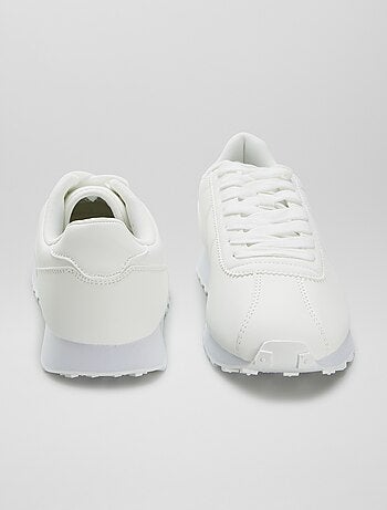 Ténis rasos estilo rétro