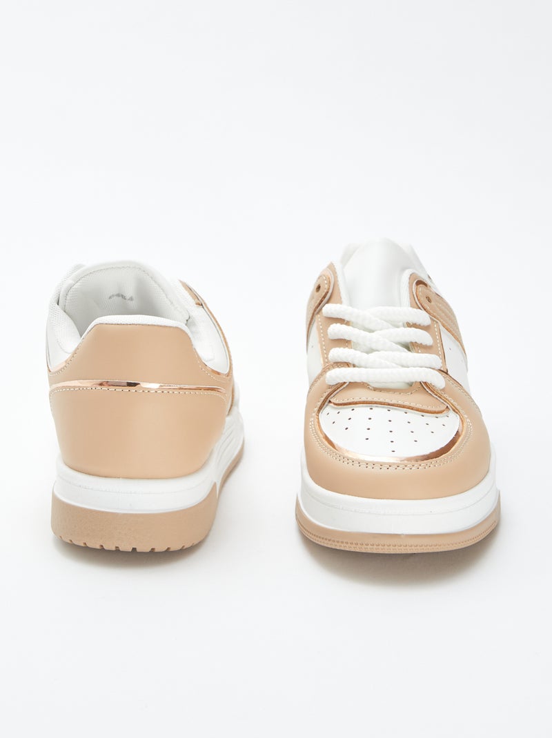 Ténis rasos tipo skate! BEGE - Kiabi