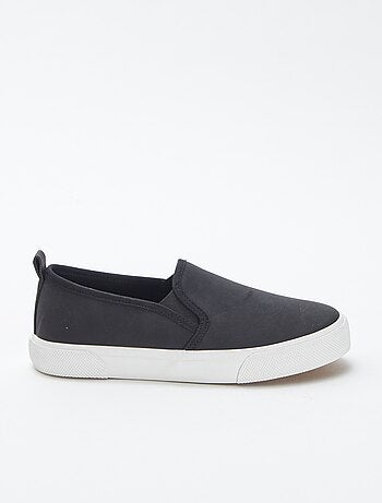 Ténis slip-on em camurça sintética