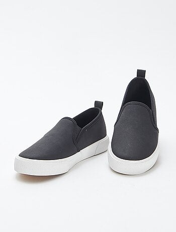 Ténis slip-on em camurça sintética