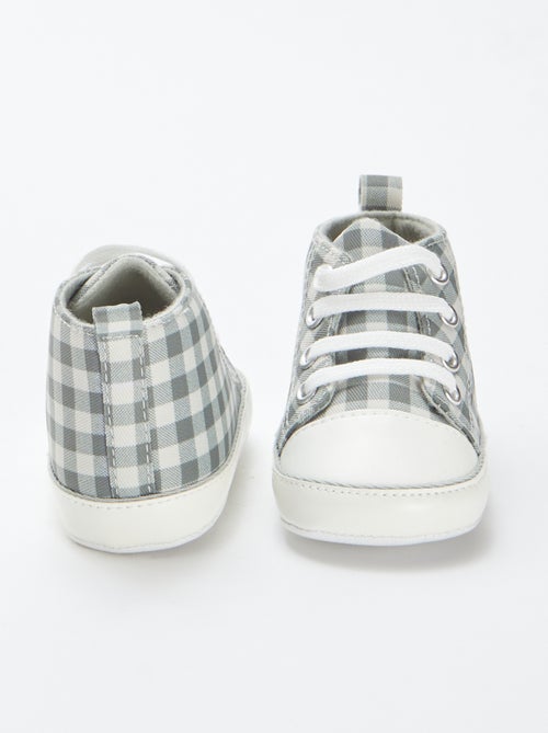 Ténis subidos às quadrados - Kiabi