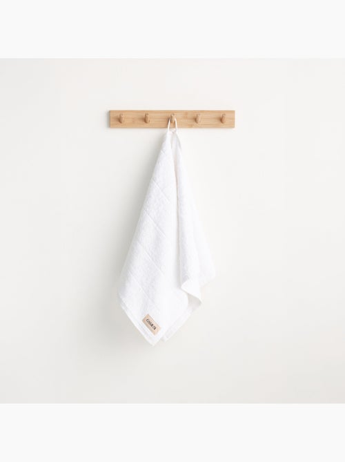 Toalha 100% algodão, felpo 600 g/m², com presilha - Gamusi - Kiabi Toalha 100% algodão, felpo 600 g/m², com presilha - Gamusi - Kiabi