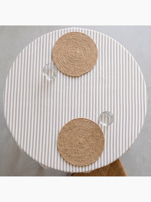 Toalha de mesa antimanchas em algodão com riscas finas - gamusi. - Kiabi Toalha de mesa antimanchas em algodão com riscas finas - gamusi. - Kiabi