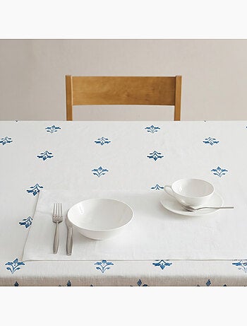 Toalha de mesa antinódoas com estampado floral de estilo mediterrânico - Gamusi.