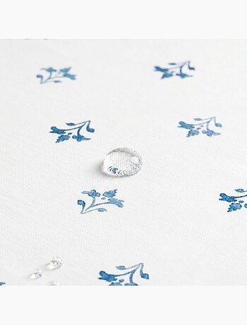 Toalha de mesa antinódoas com estampado floral de estilo mediterrânico - Gamusi.