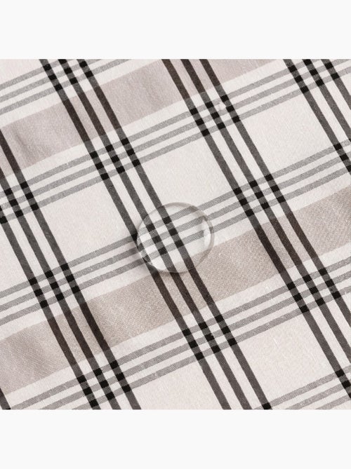 Toalha de mesa antinódoas com quadrados e riscas múltiplas, toque e caimento natural - Gamusi. - Kiabi Toalha de mesa antinódoas com quadrados e riscas múltiplas, toque e caimento natural - Gamusi. - Kiabi