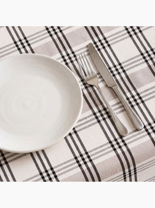 Toalha de mesa antinódoas com quadrados e riscas múltiplas, toque e caimento natural - Gamusi. - Kiabi Toalha de mesa antinódoas com quadrados e riscas múltiplas, toque e caimento natural - Gamusi. - Kiabi
