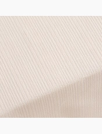 Toalha de mesa antinódoas com tecido texturizado às riscas finas - Gamusi.