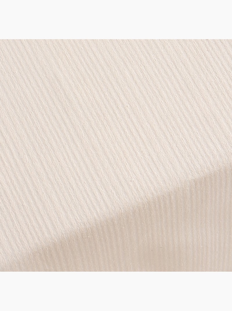 Toalha de mesa antinódoas com tecido texturizado às riscas finas - Gamusi. Creme - Kiabi