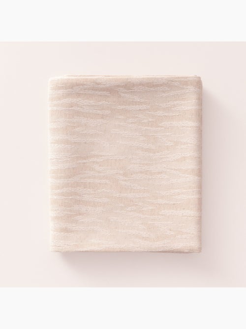 Toalha de mesa antinódoas com tecido texturizado de efeito raiado - Gamusi. - Kiabi Toalha de mesa antinódoas com tecido texturizado de efeito raiado - Gamusi. - Kiabi