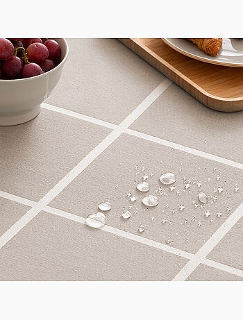 Toalha de mesa antinódoas com tecido texturizado e quadrados grandes - Gamusi.
